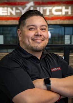 A picture of Oscar Alvarez, Gen-Y Hitch Western regional sales manager.